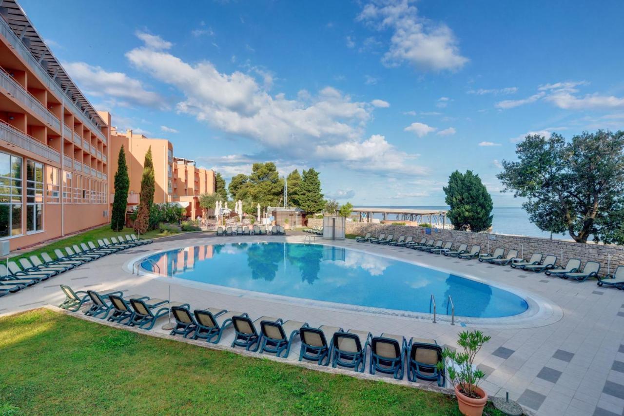 Hotel Plava Laguna 4*